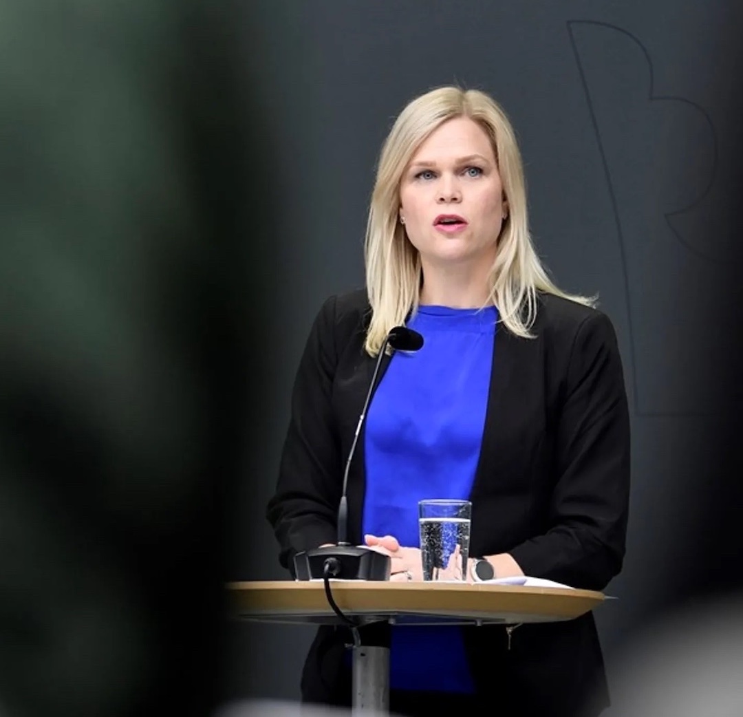 Kvinna vid talarpodie